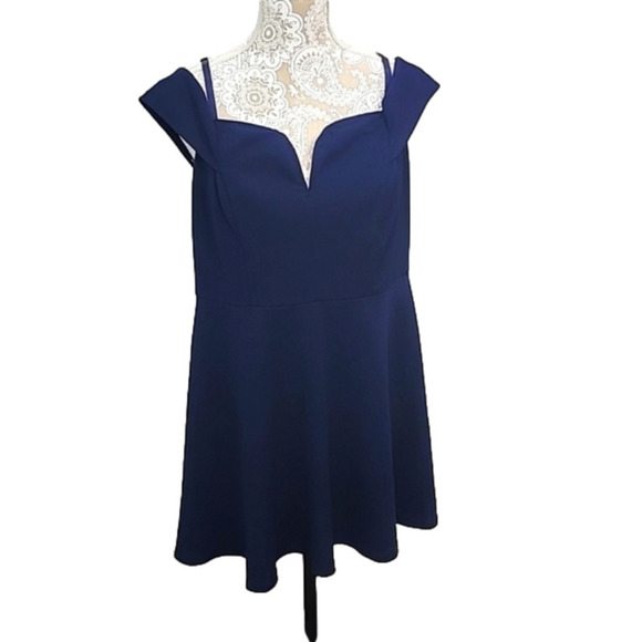 City Studio Navy cold shoulder cocktail dress, size 14W - Picture 1 of 7